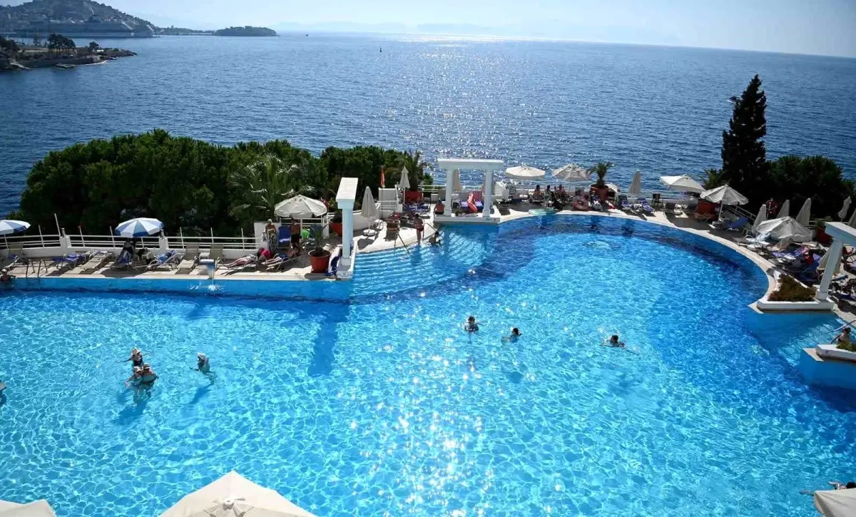 kusadasi belediye baskani omer gunel birlikte gucluyuz turizmcilerimizin yanindayiz K3hP8lzP