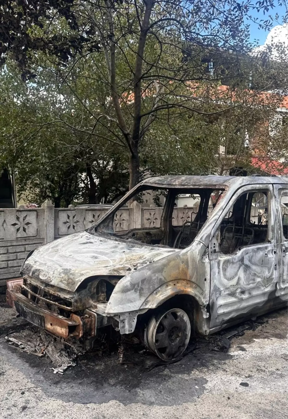 sehit babasinin araci kundaklandi fzg3Ydq3