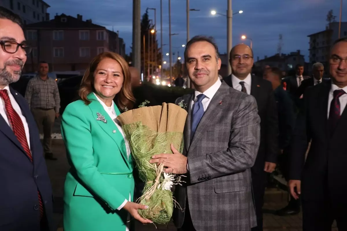 bakan kacir tekirdagda sanayicilerle bulustu xOA1V2dW