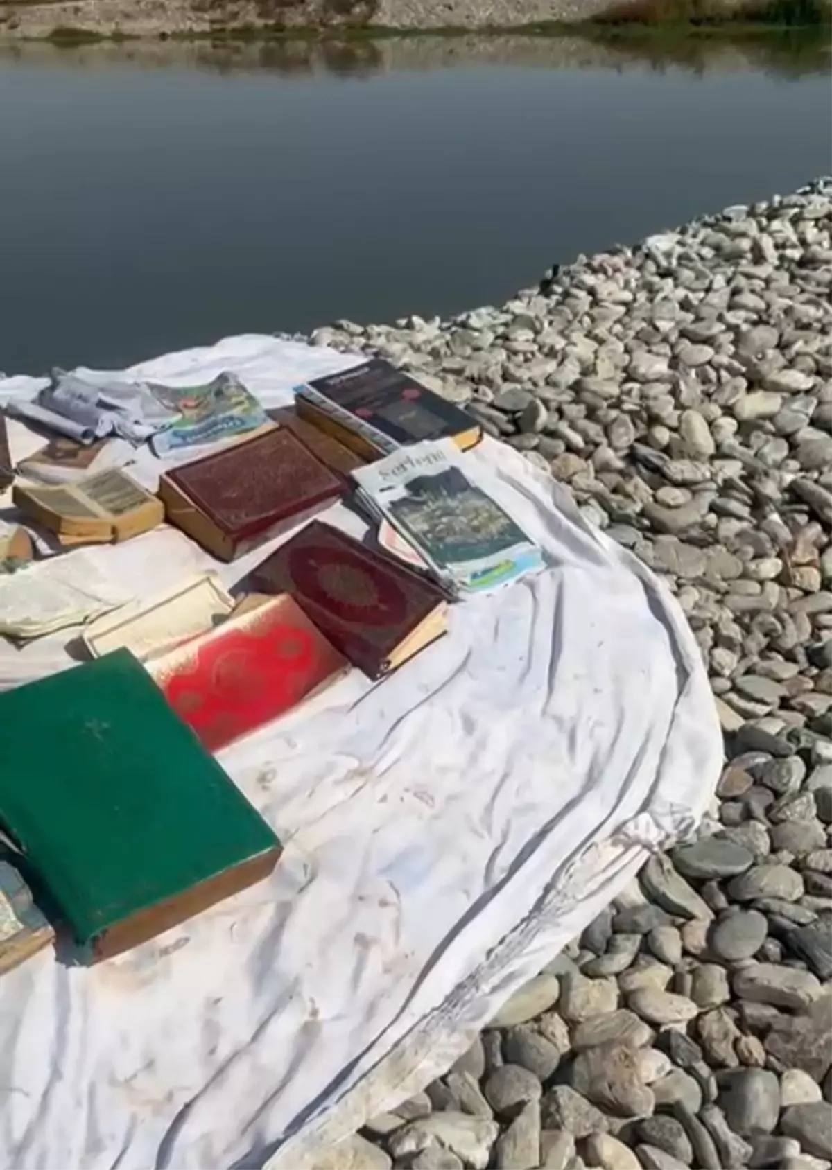 batman cayinda kuran i kerim bulundu JVfAgjE6.jpg