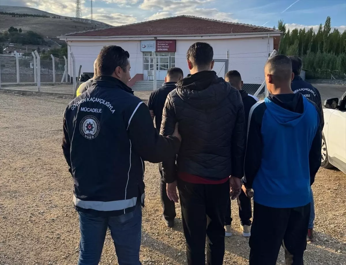 kirsehirde 21 duzensiz gocmen yakalandi sitXmPYO.jpg