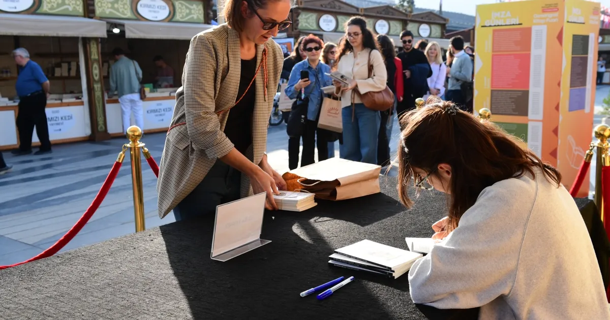 bursada osmangazi kitap fuarina ilgi artarak devam ediyor Ad5IfQVp.webp