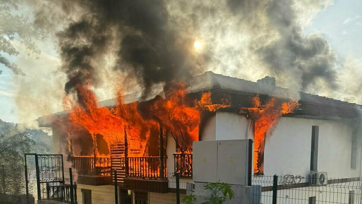 muglada evi atese verip 2 jandarmayi bicakla yaraladi vurularak etkisiz hale getirildi tbcjMuNX.jpg