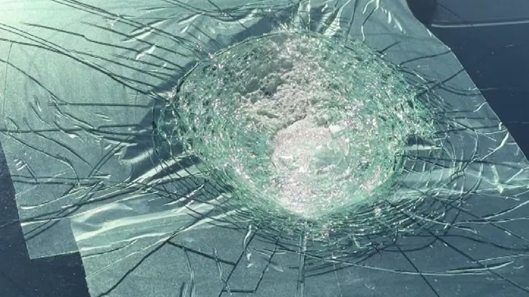 otobanda giden teslaya goktasi mi carpti ieuYmcfe.jpg