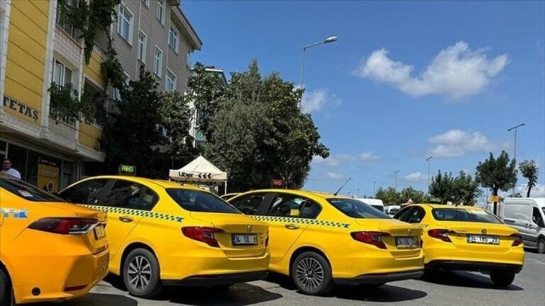 istanbulda-yilbasi-oncesi-taksicilerden-yuzde-30-zam-talebi-1m2POObg.jpg
