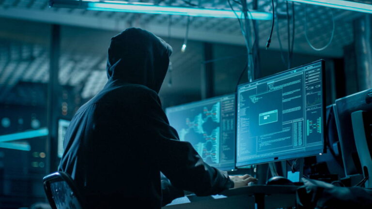 kimlik-ve-pasaport-sistemi-hacklendi-15-yasindaki-hacker-12-milyon-kisiyi-hedef-aldi-imlyvmZr
